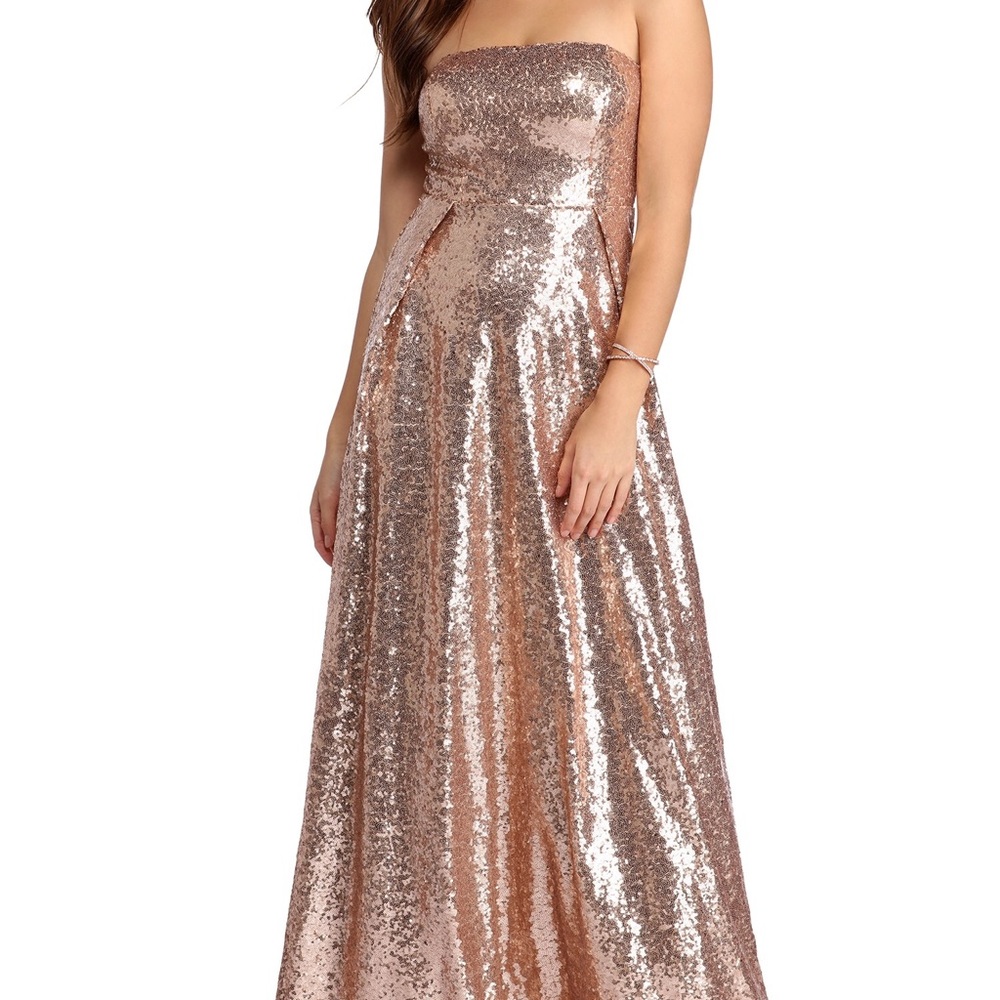 STRAPLESS ROSEGOLD DRESS